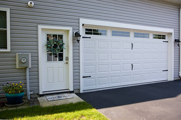 24/7 Emergency Garage Door Panel Replacement experts in Linton Hall, VA